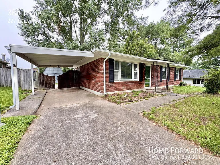 227 Delaware Dr — Photo 3