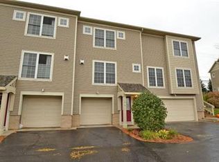 1012 Bluestem Ln, Ann Arbor, MI 48103