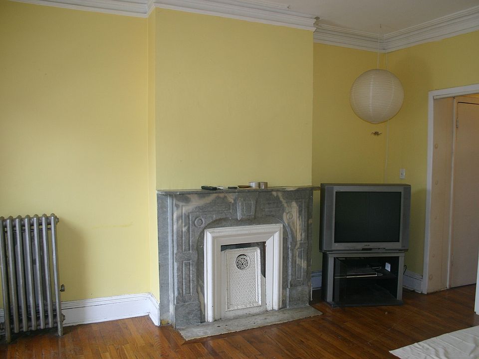 1st image of 476 Dean St APT 4