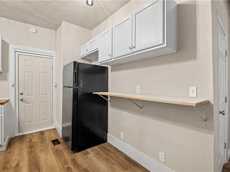 2319 Norton Ave — Photo 4