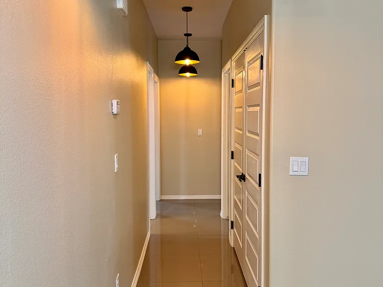 5104 N Winona Dr — Photo 6