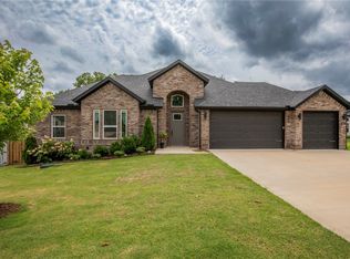 910 Red Oak Loop, Springdale, AR 72762
