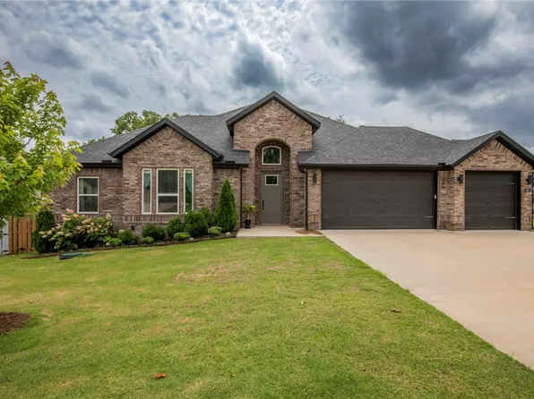 910 Red Oak Loop, Springdale, AR 72762