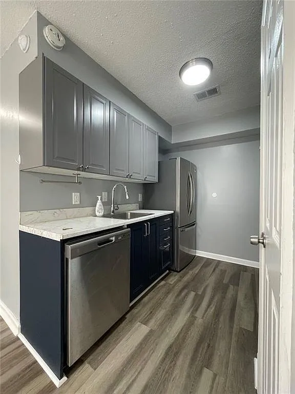 3 bed, 2.0 bath, 1234 sqft, $1,595 — Photo 4