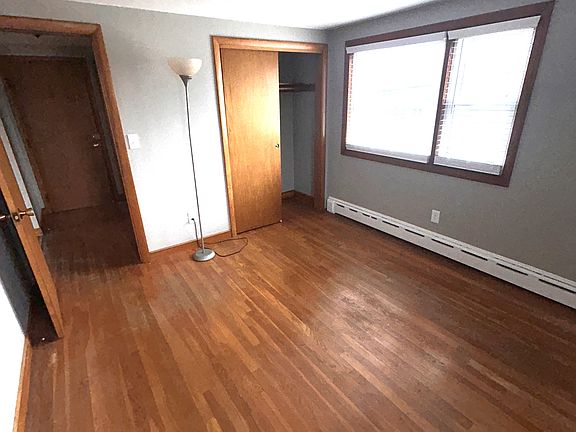 3rd image of 28 Curlew Rd APT D