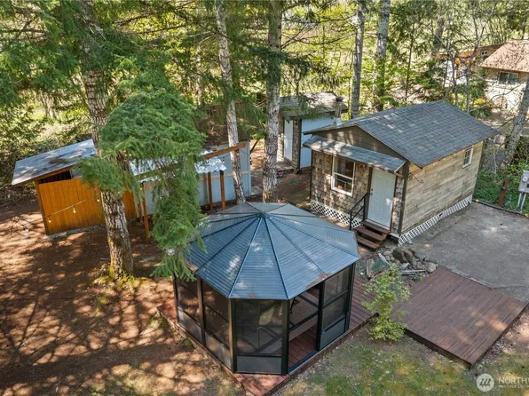 211 N Mount Christie Drive, Hoodsport, WA 98548