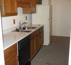 3rd image of 207 Donard Park Ave