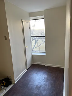 Rented by CITY SKYLINE REALTY INC | media 5