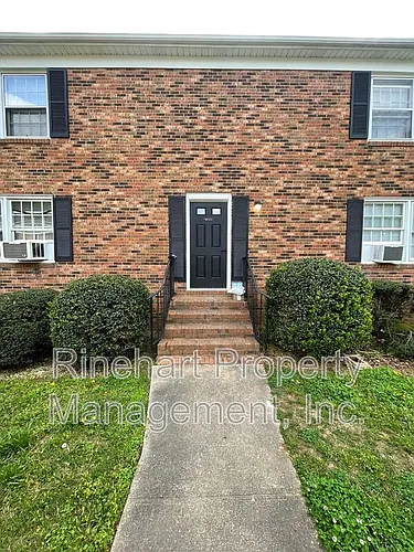 1045 Meadow Dr Photo 1