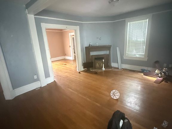 2nd image of 137 Maryland Ave