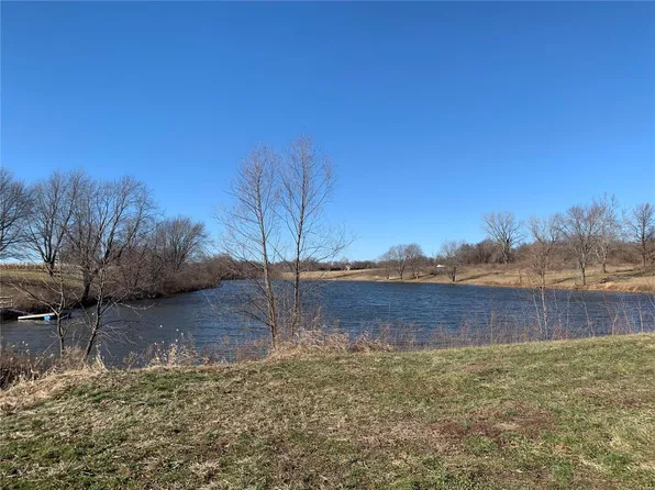 1 Storey Ln, Alton, IL 62002