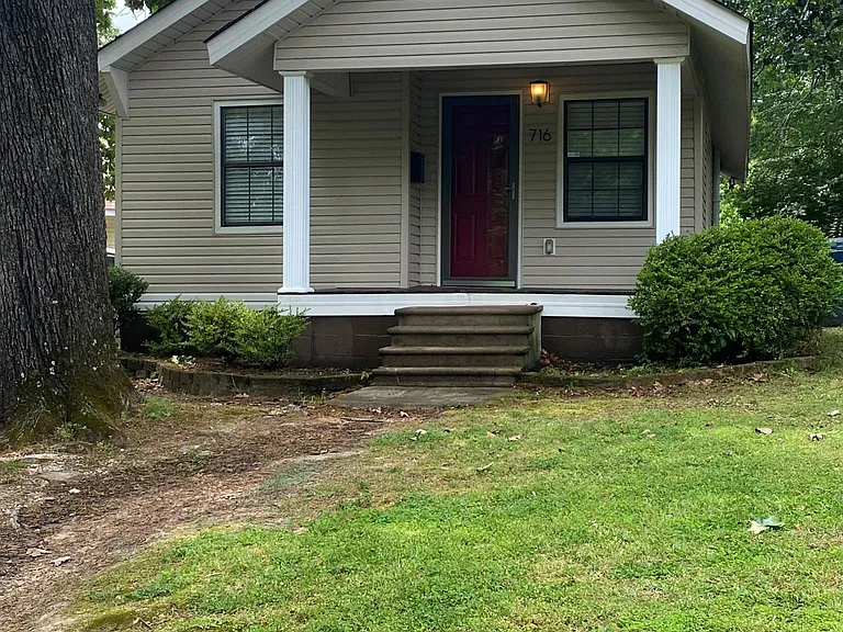 716 N Taylor St — Photo 1