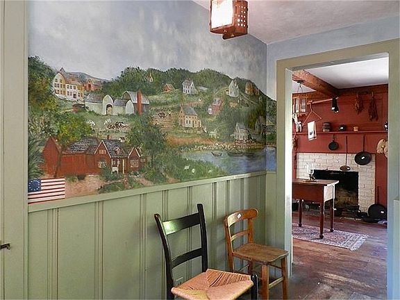An artist lived here and painted the foyer. This home brings the charm you crave.