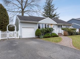 8 Hicks Ave, Syosset, NY 11791