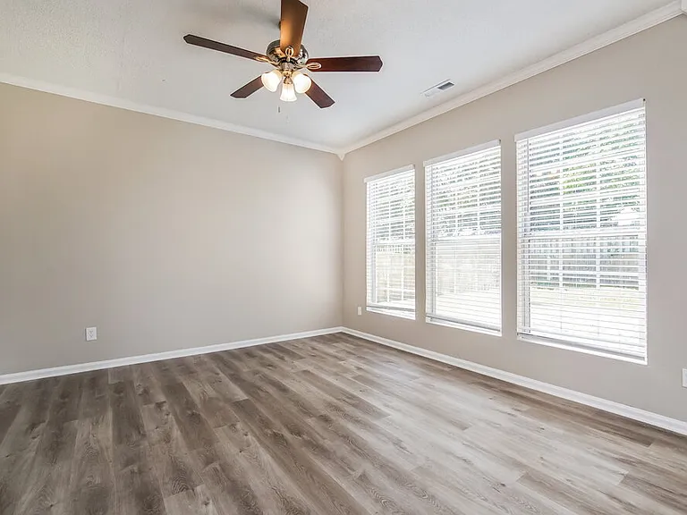 108 N Honey Springs Ave — Photo 8