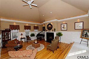 2nd image of 19 Lucille Ln