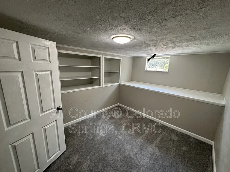814 S Institute St — Photo 20