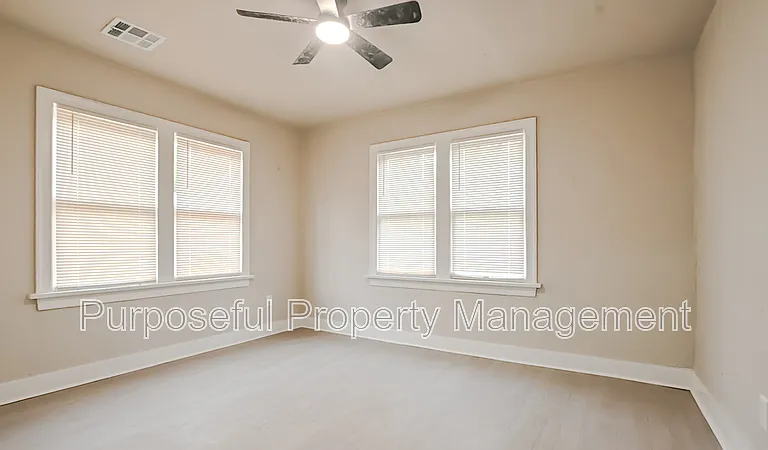 2201 Glen Ellyn St — Photo 21