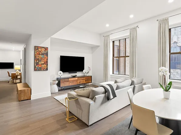 100 Barclay St APT 17J, New York, NY 10007