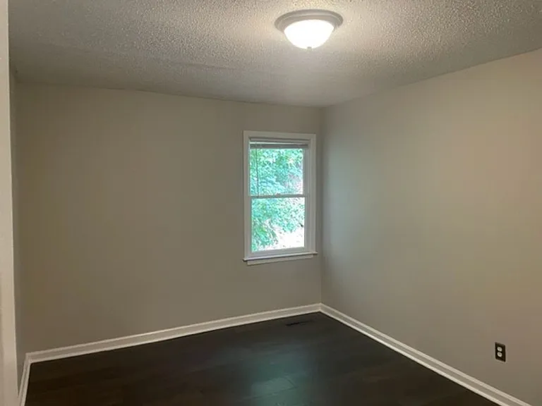 2128 Montreat Dr — Photo 17