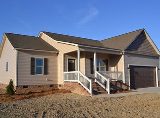 101 Starlight Dr, Lillington, NC 27546