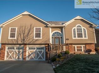 4716 NE 102nd Ct, Kansas City, MO 64156