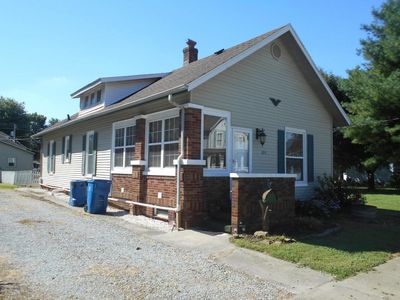 424 E 2nd St, Flora, IL, 62839