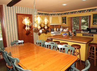 20 Overlook Ln, Pocono Pines, PA