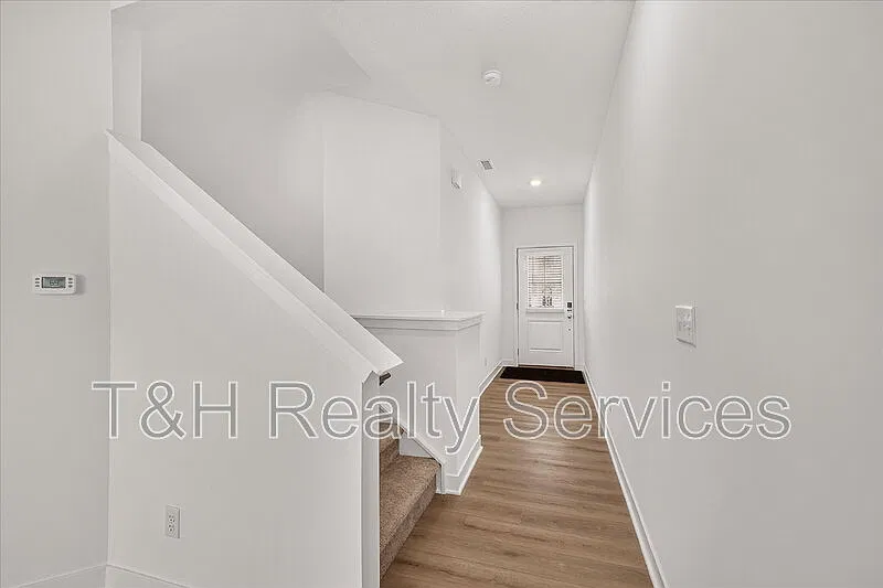 3 bed, 2.5 bath, 1793 sqft, $2,250 — Photo 4
