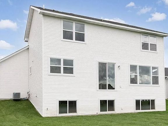 2nd image of 3071 Kettering Rd