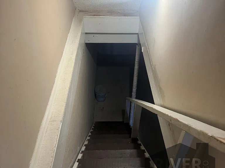 212 Woodcastle Dr — Photo 15