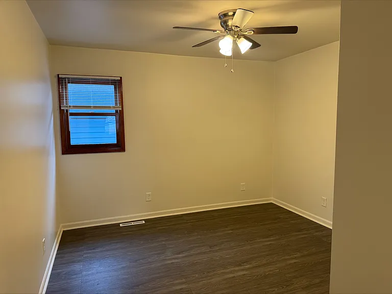607 Armstrong St #1/2 — Photo 5