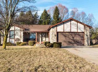 1224 Buckingham Ct, Adrian, MI 49221