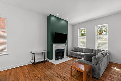1422 Dolman St Photo 1