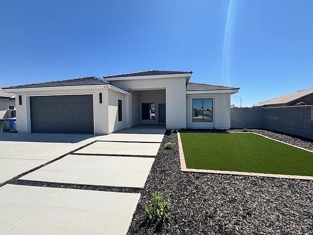 1st image of 575 E 12th Pl
