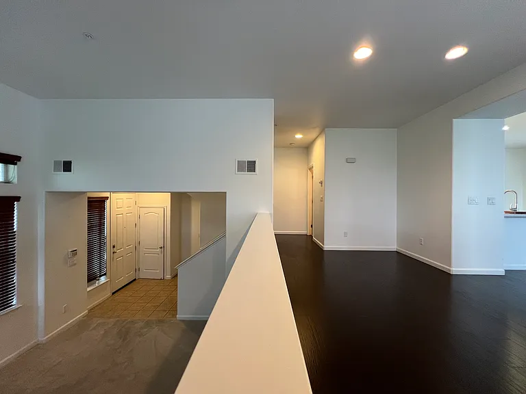 EXTRA LIVING SPACE, DINING AREA