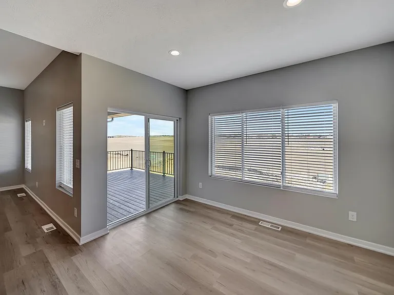 9049 S 42nd St — Photo 11