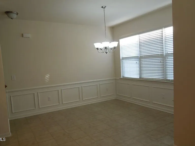456 Manchester Park Ln — Photo 6