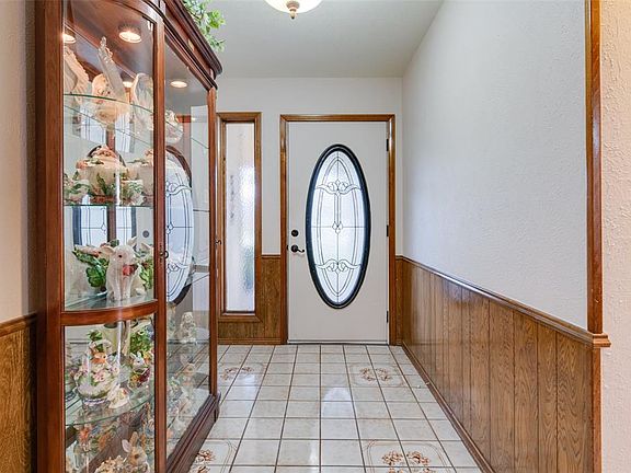 4th image of 8005 Irish Dr