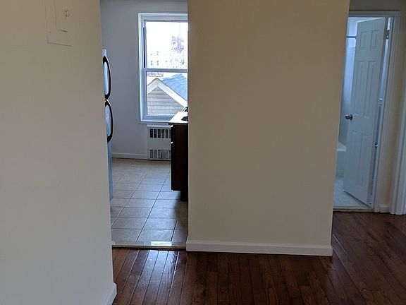 2nd image of 9335 Lamont Ave APT 5I