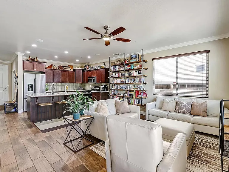 3921 W Payson Ave — Photo 15