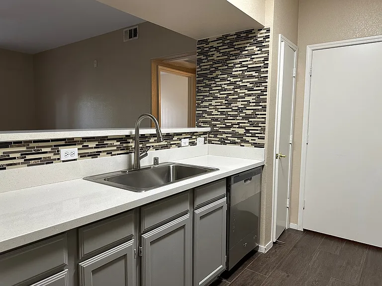45 Maleena Mesa St #G — Photo 4