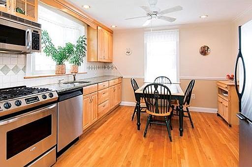 2nd image of 31 Zeller St