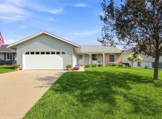 4806 Montclair Dr NW, Cedar Rapids, IA 52405