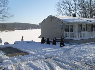 635 Lake Shore Dr APT 4, Hewitt, NJ 07421