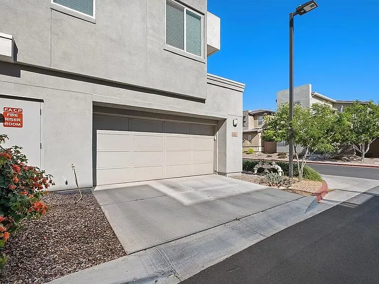 1250 N Abbey Ln #112 — Photo 30
