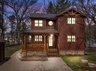 W376S5119 E Pretty Lake Rd, Dousman, WI 53118