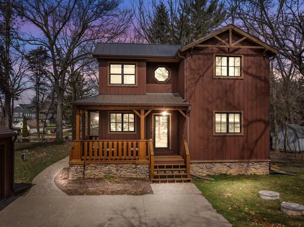 W376S5119 East Pretty Lake ROAD, Dousman, WI 53118