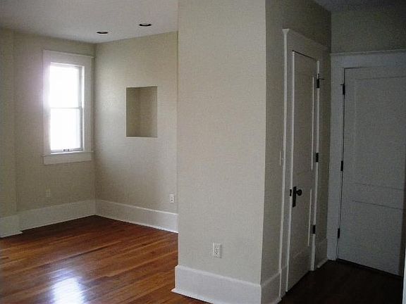 5th image of 618 Madison St