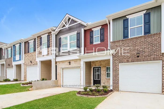 3 bed, 2.5 bath, 1428 sqft, $1,555 — Photo 3